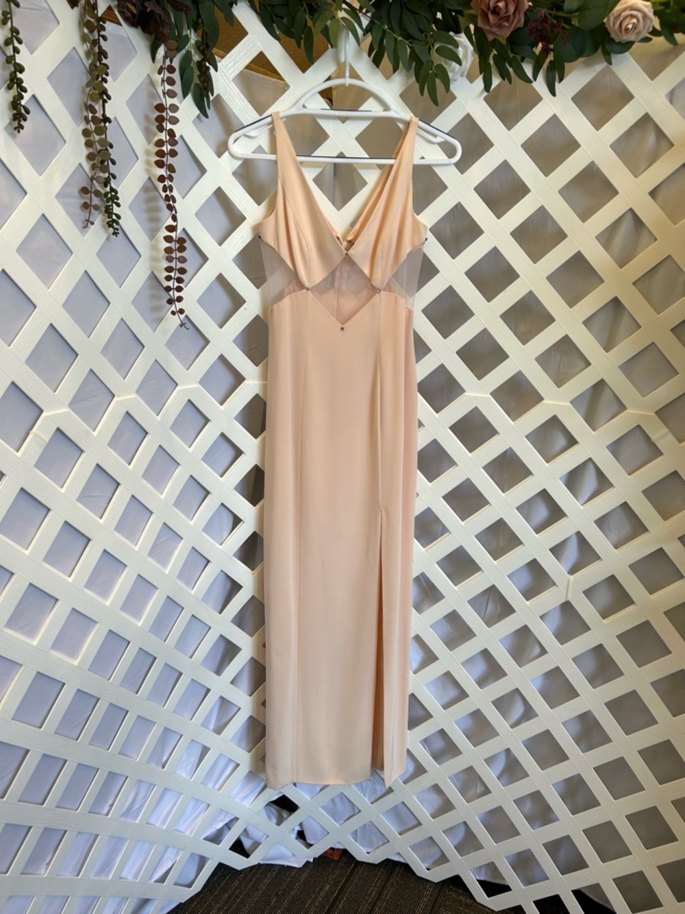 Niteline Della Roufogali Peach Formal Dress Size 4 Sheer Mesh Panel Slit